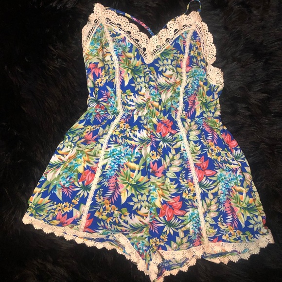 Lush romper Size M - Picture 2 of 6
